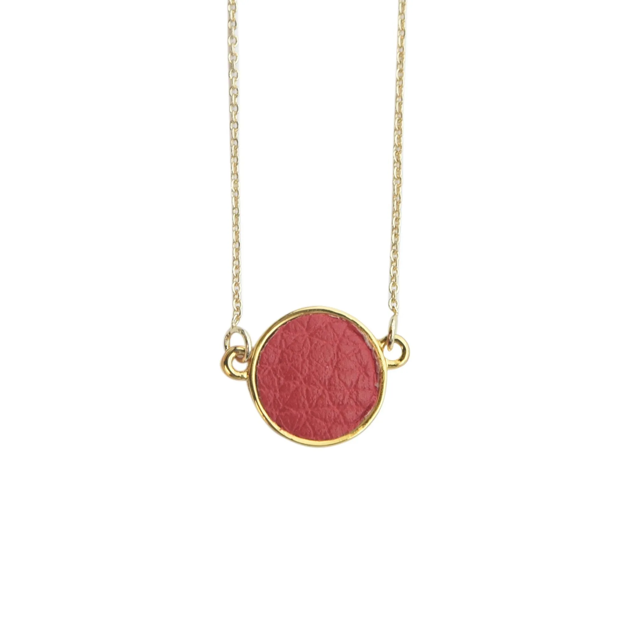 Pebble Grain Circle Necklace