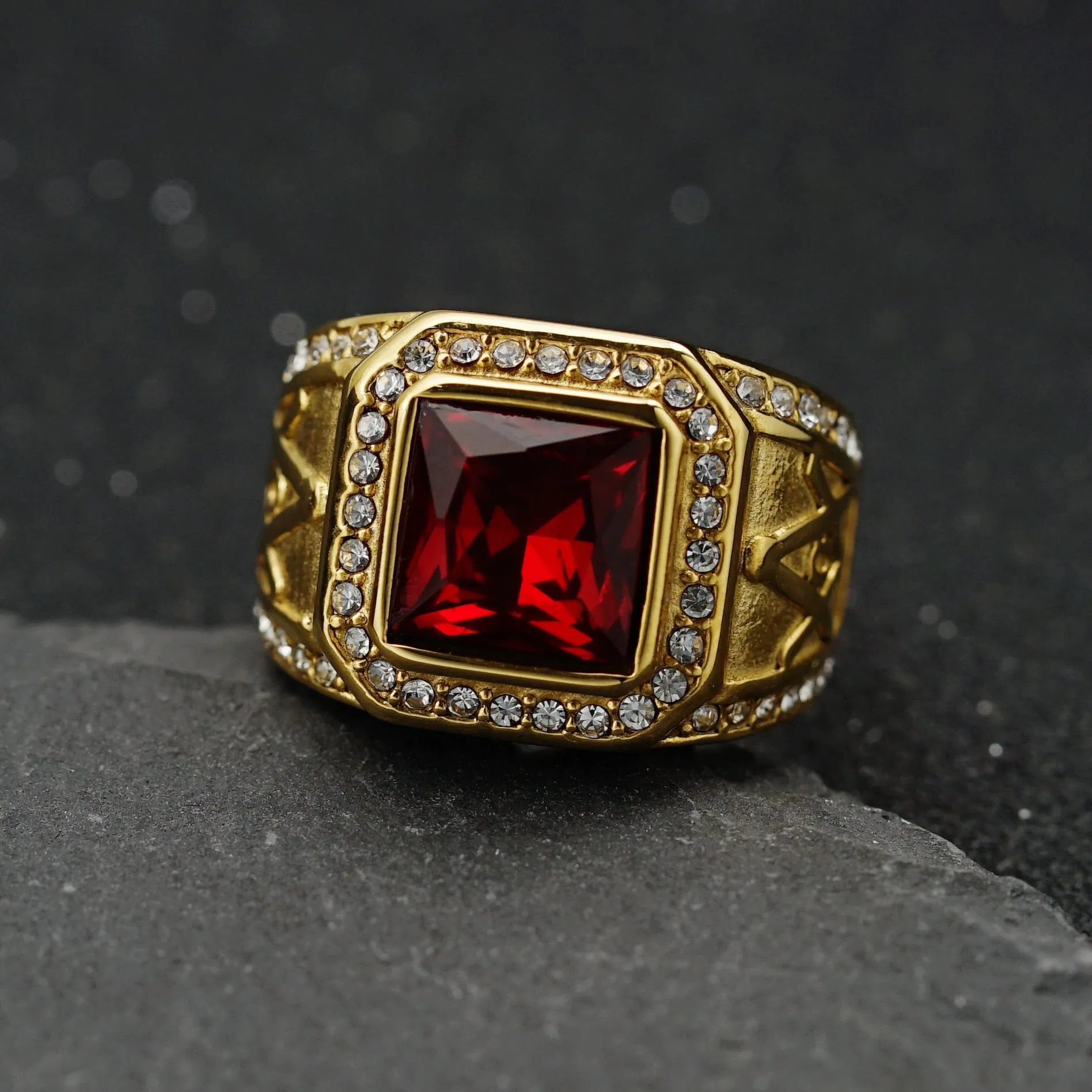 Vintage Gold-plated Gemstone Ring